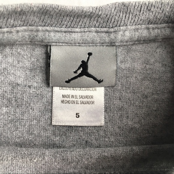 Air Jordan T-shirt size 5 gray navy graphics - Picture 8 of 8